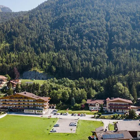 Отель Huber Hochland 3*